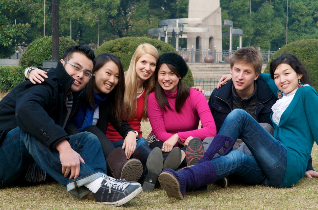 students on lawn (1024x679)