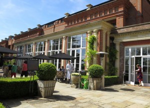 Grove Hotel