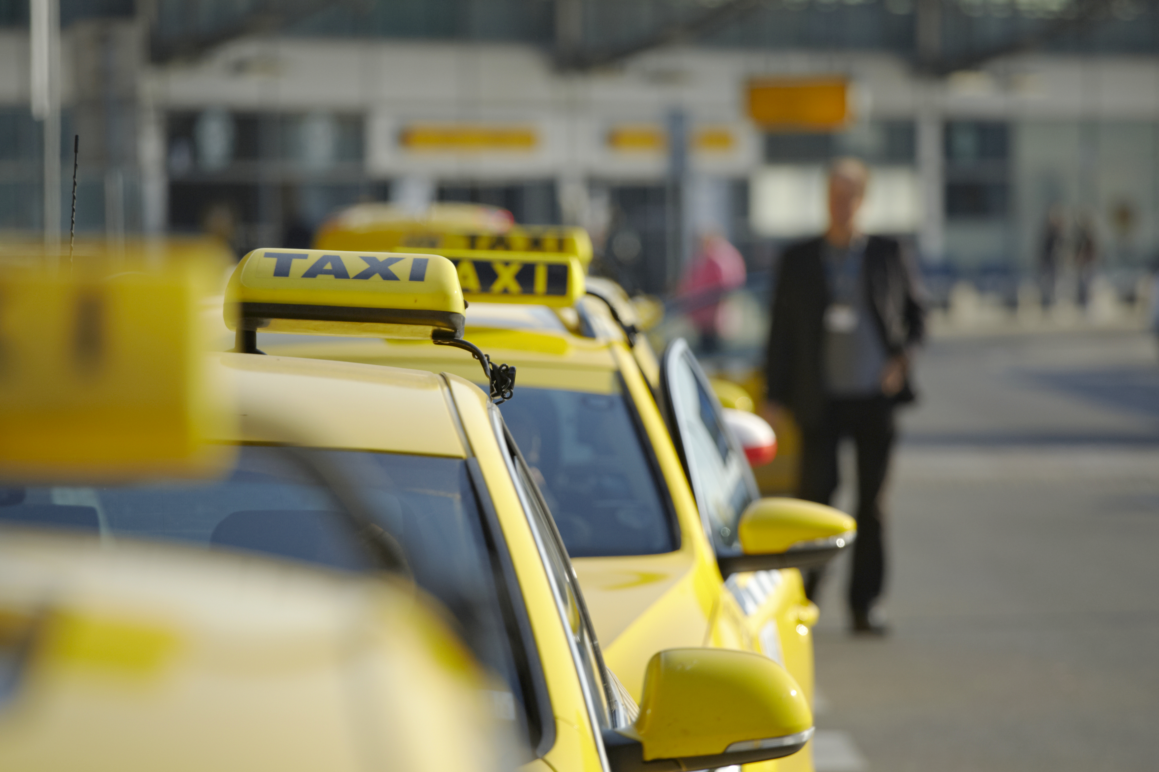 Make Sure It's Legal and 5 Other Safe Taxi Tips for Your Employees | On Call International Blog